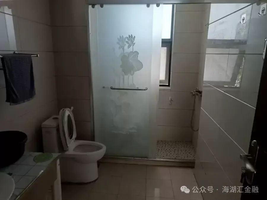 51727677122.jpg 【海湖汇法拍房】上海市奉贤区南奉公路8889弄210号202室