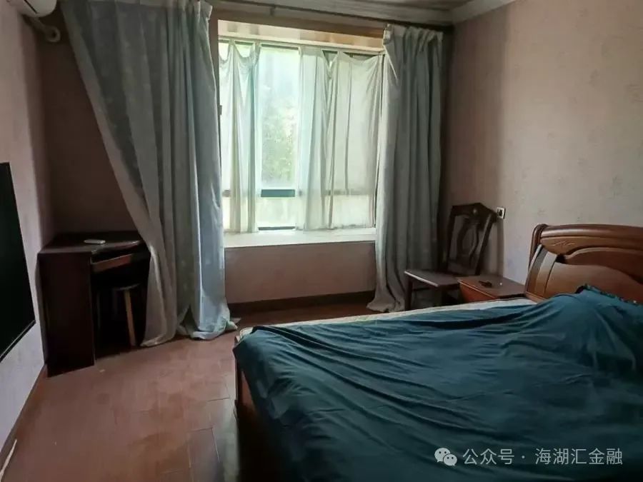 71727677123.jpg 【海湖汇法拍房】上海市奉贤区南奉公路8889弄210号202室