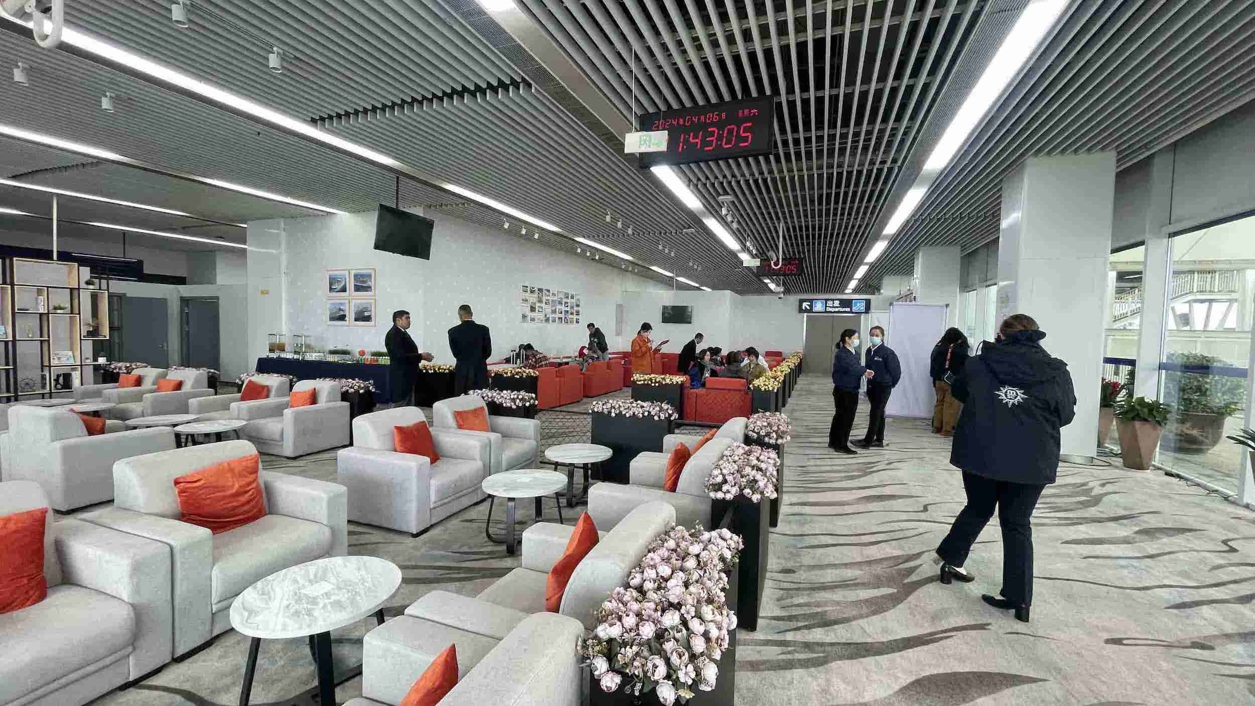 【邮轮游记】MSC地中海邮轮荣耀号上的MSC游艇会，感受24小时全天侯欧式管家专属服务