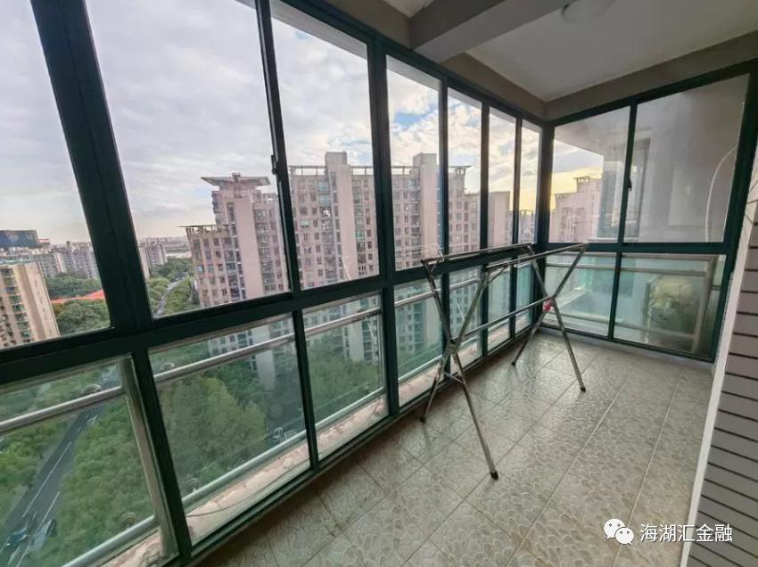 【法拍房】上海市浦东新区银霄路100弄2号1401室房产、地下室车位46室