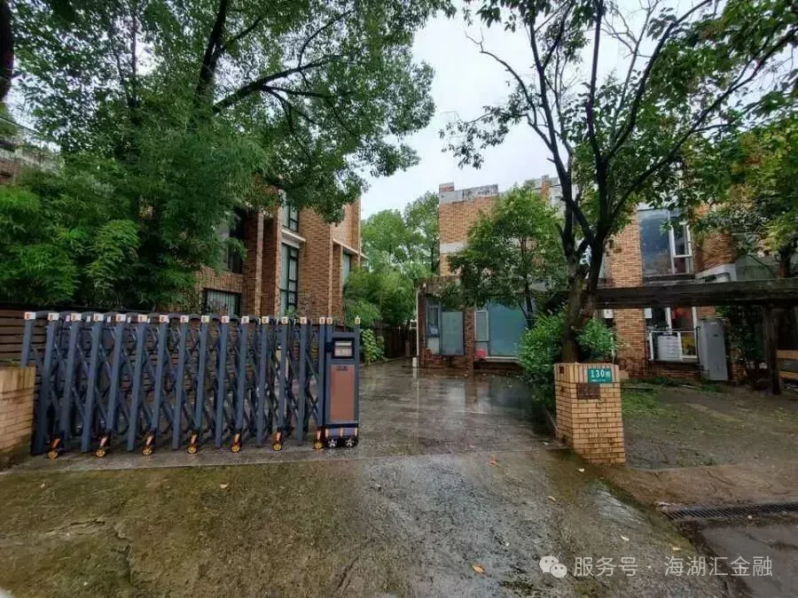 【海湖汇法拍房】上海市闵行区中春路8888弄130号全幢