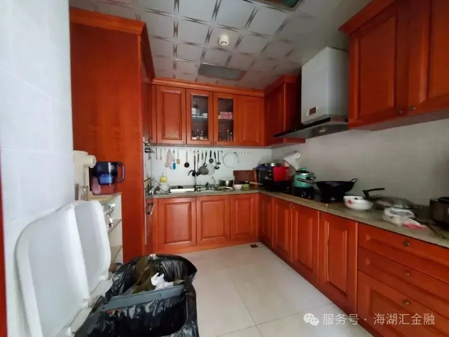 【海湖汇法拍房】上海市闵行区中春路8888弄130号全幢