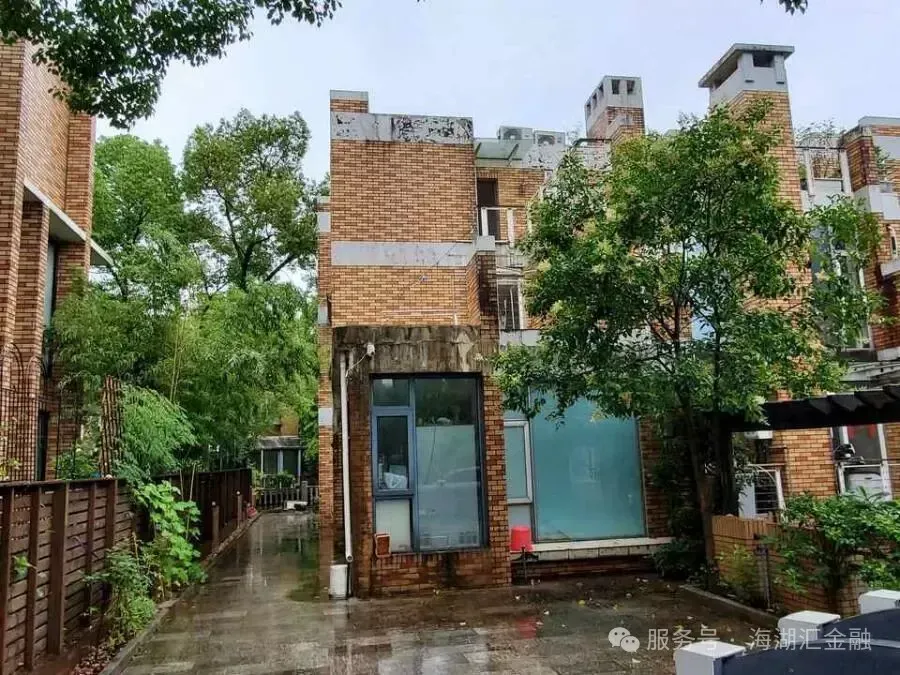 【海湖汇法拍房】上海市闵行区中春路8888弄130号全幢