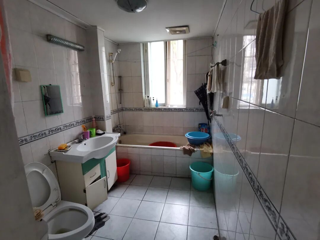 【海湖汇法拍房】二拍 上海市闵行区龙柏三村154号102室