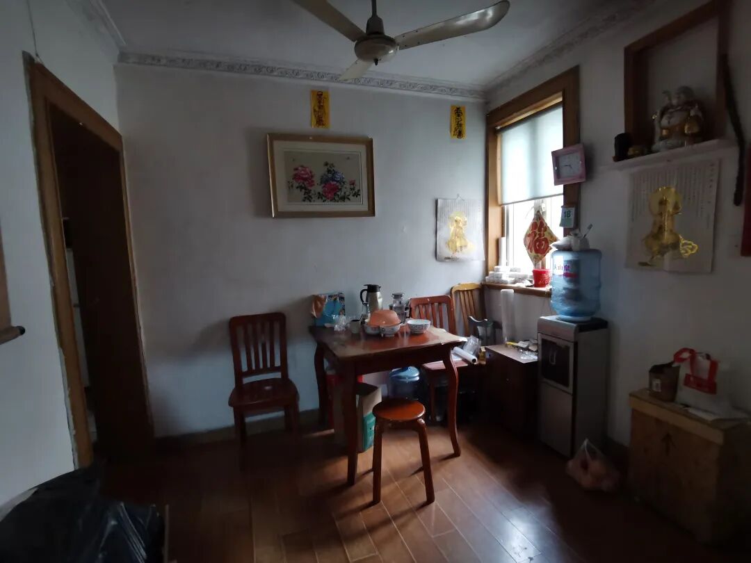 【海湖汇法拍房】二拍 上海市闵行区龙柏三村154号102室