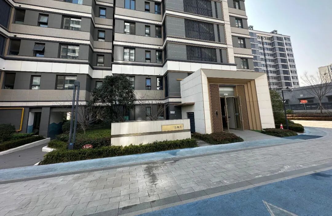 【海湖汇法拍房】上海市奉贤区正旭路333弄15号502室